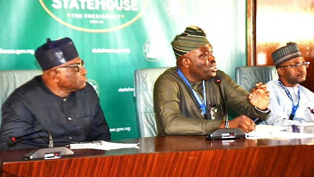 Special Adviser to the President on Media and Strategy, Bayo Onanuga (left); Programme Director, Presidential Compressed Natural Gas (CNG) Initiative, Michael Oluwagbemi; and Coordinator, Regulatory and Compliance, Zayyanu Yabo, briefing State House corre